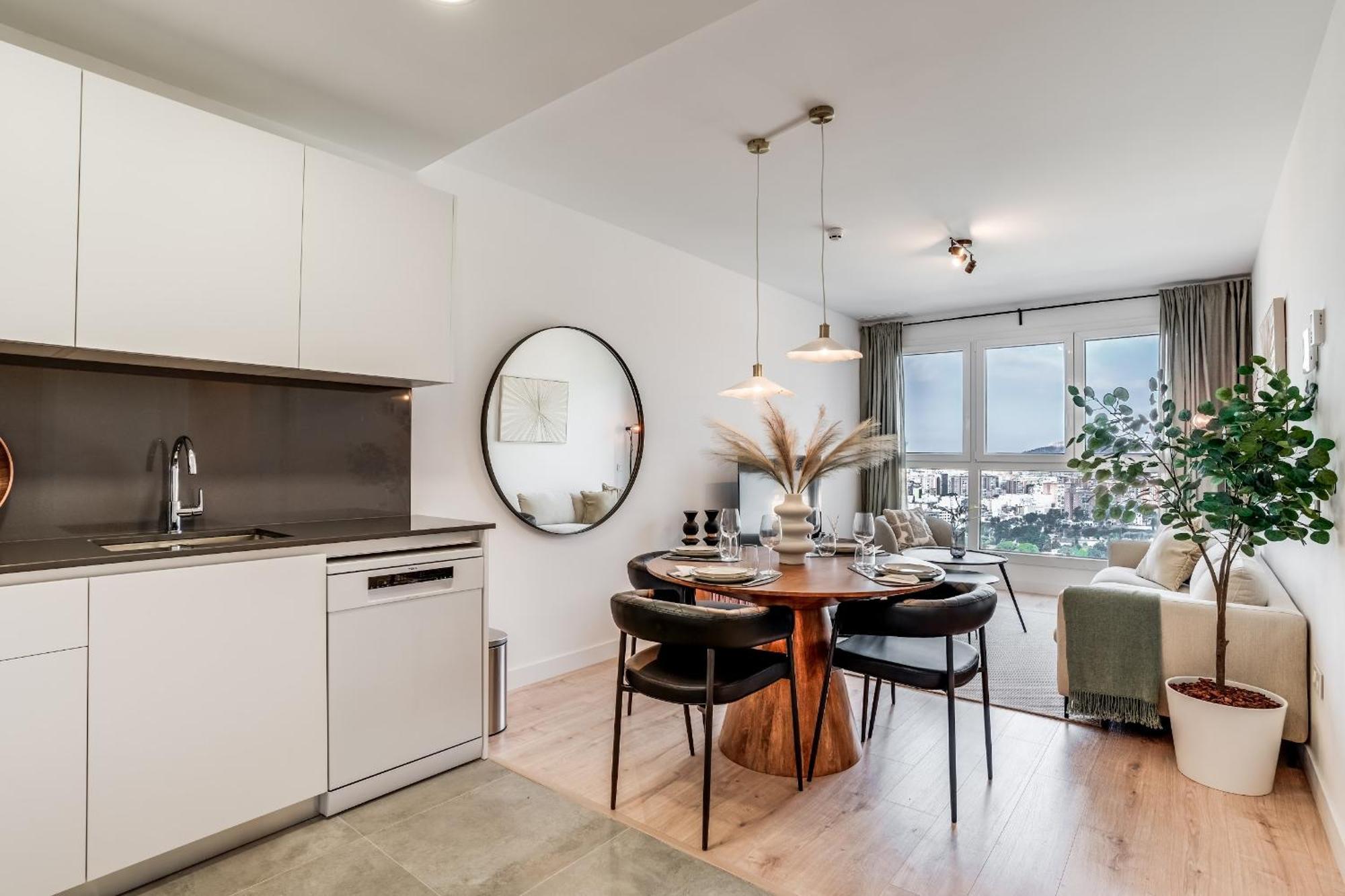 Brand New Urban Sky 25th Floor Apartment