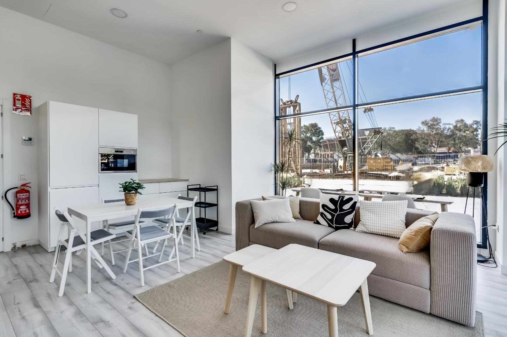 Brand New Urban Sky 25th Floor Apartment *