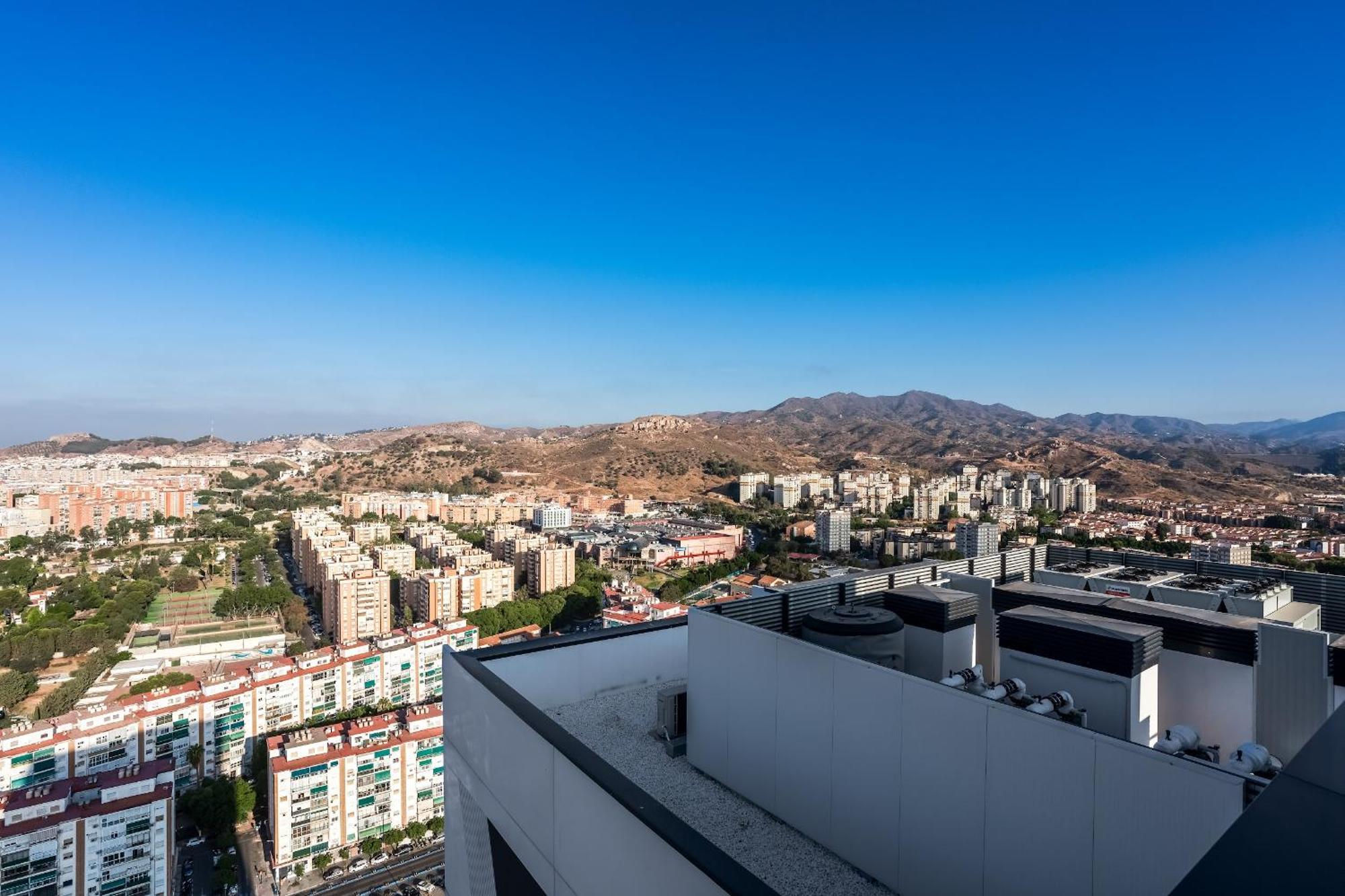Brand New Urban Sky 25th Floor Apartment Málaga